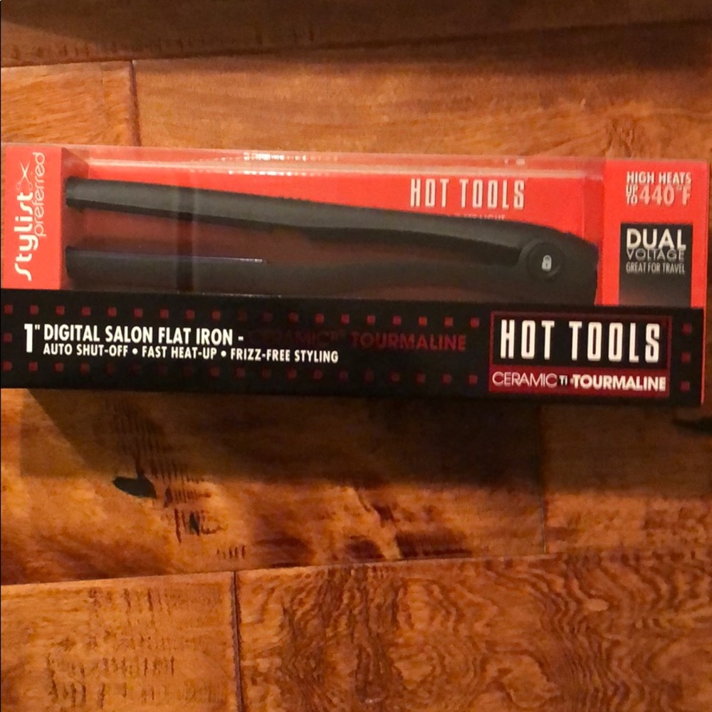 Hot Tools ceramic 1” flat iron